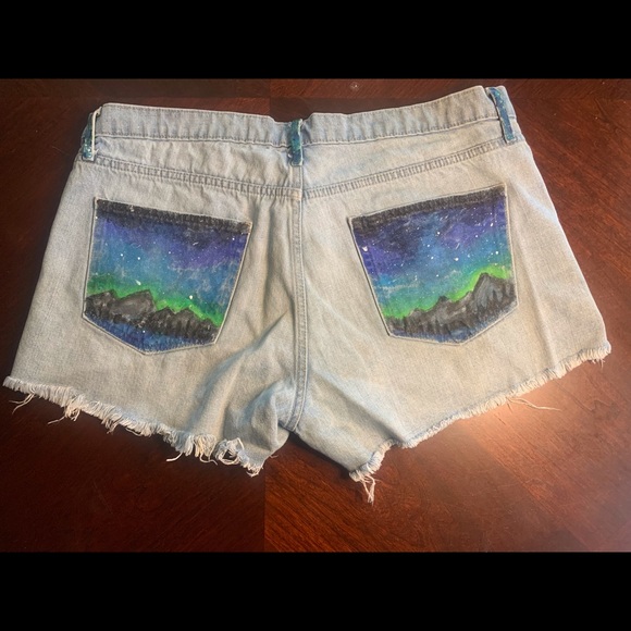 Gap, hand painted jean shorts, Size 32! - Picture 2 of 2